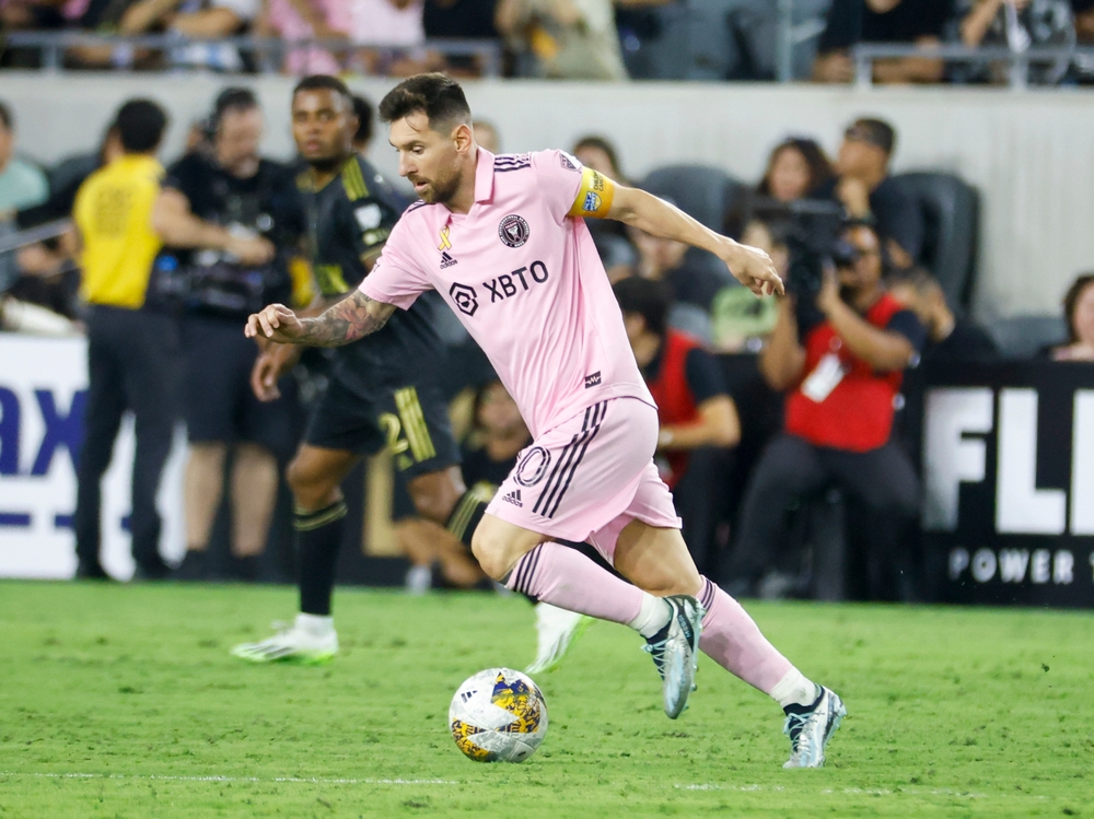 Messi stipendio e moglie (1)